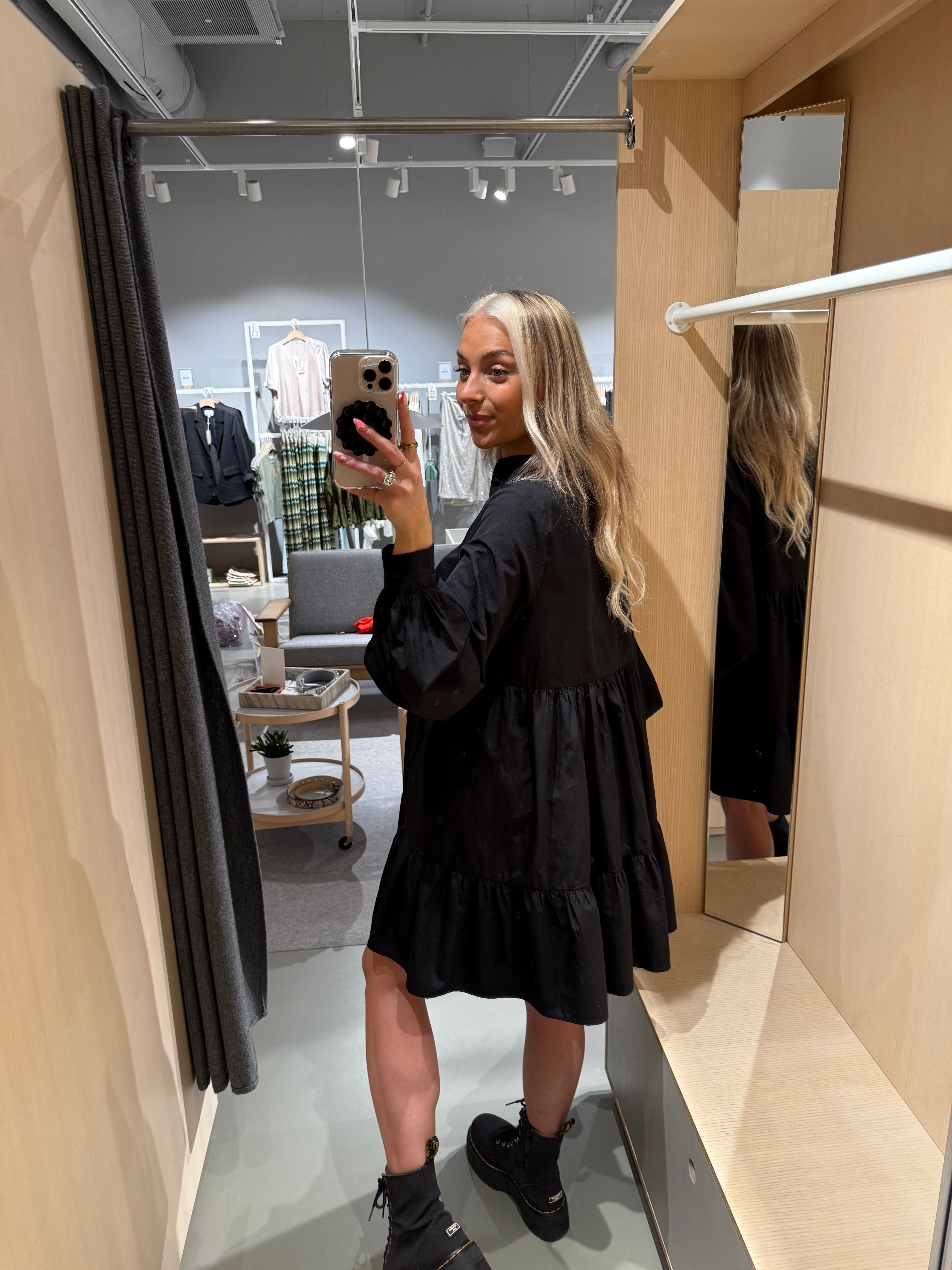 VIMINNA Short Dress - Black